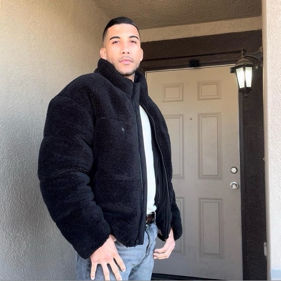 ALO Yoga Men’s Black Plush Bomber Jacket